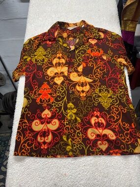 Royal Hawaiian, Retro Floral Short-Sleeve Shirt in Brown, Orange & Yellow sz med